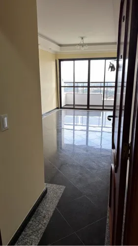 Aluga-se lindo apartamento reformado