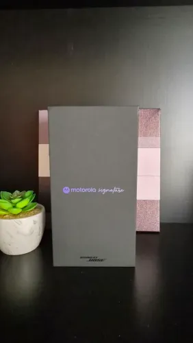 [NOVO/LACRADO] Motorola Signature 5G 512GB | 24GB RAM | Tela AMOLED 165Hz | Verde Oliva