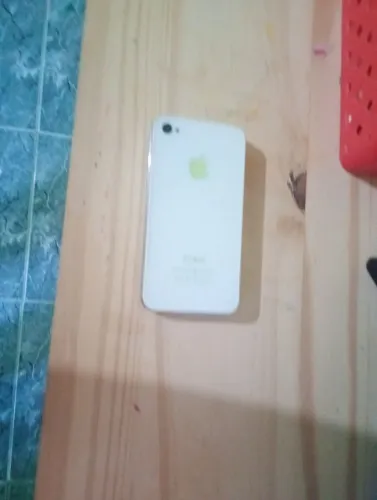iPhone 4 só tenho somente o celular mas nada funciona perfeitamente está parado