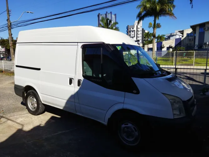 Ford Transit Furgão 3330 2.4 Tdci Curto Dies. 2009