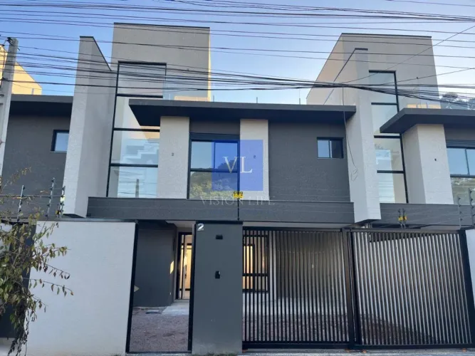 Casa à Venda em Curitiba-PR: Sobrado Moderno no Residencial Felicitá II, 3 Quartos e Área
