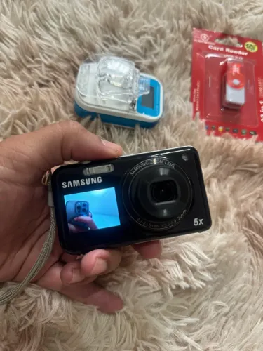 Câmera digital Samsung PL120 Dualview ( duas telas )