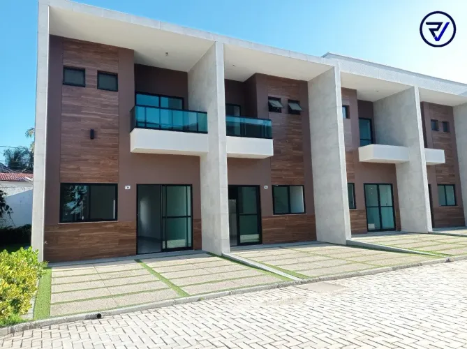 Excelente casa Duplex no coração da Maraponga