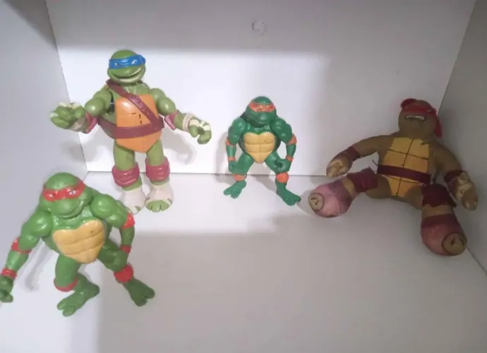 Lote de bonecos miniaturas tartarugas ninja