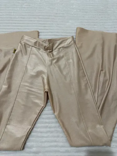 Calça flare bege