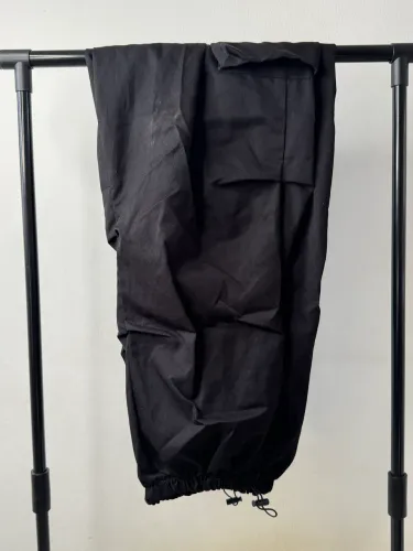 Calça baggy