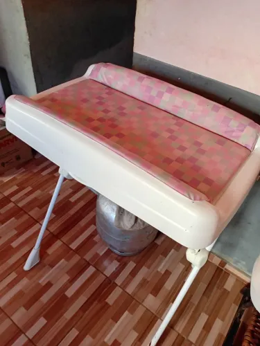 Banheira de suporte com trocador 