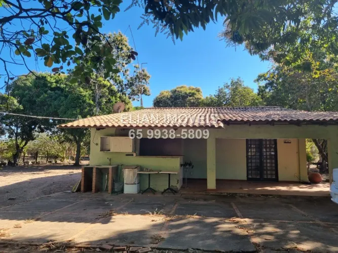 Chácara de esquina com Piscina em Santo Antônio