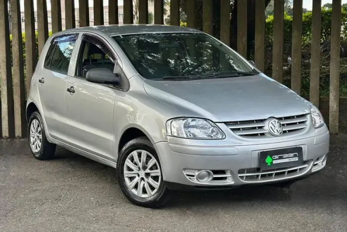 Volkswagen Fox Plus 1.6mi/ 1.6mi Total Flex 8V 4P 2005