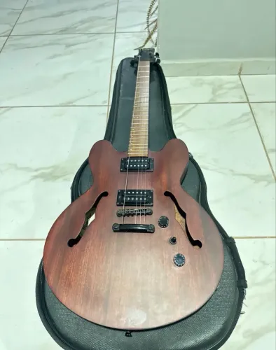 GUITARRA SEMI ACÚSTICA CONDOR