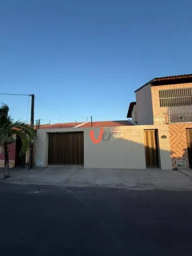 Casa à venda no bairro Divineia, Aquiraz, com amplo terreno