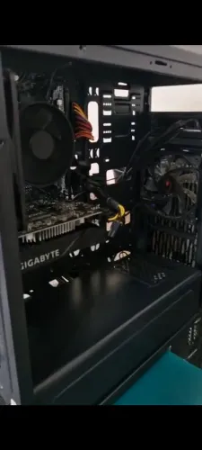 vendo pc com i5 10040f, placa mãe H510M H, cooler box fonte e uma gtx 1650 4gb