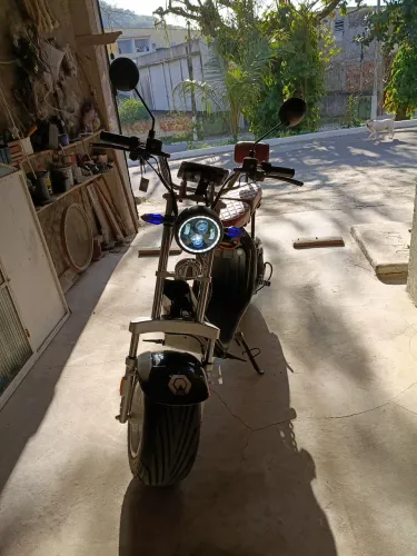 Bashi X11 Elétrica 1000W 147 km Carregador Incluso