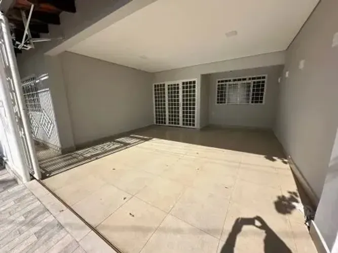 Vendo casa na sacramenta com urgência