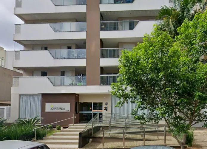 Apartamento para alugar no Ed Cantares na região Central de Londrina Pr com 3 quartos