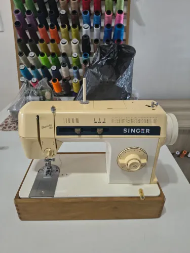 Máquina de Costura Singer Facilita 30 Pontos