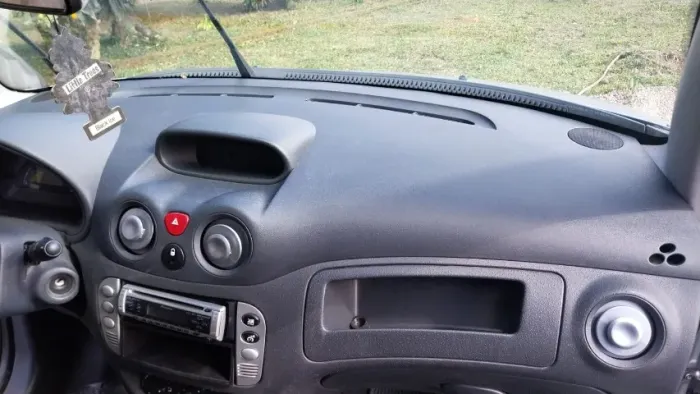 Citroen C3 GLX 1.4/ GLX Sonora 1.4 Flex 8V 5P 2010