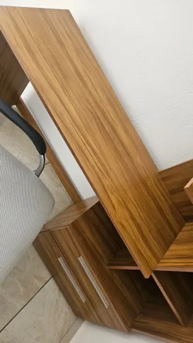 Mesa e cadeira
