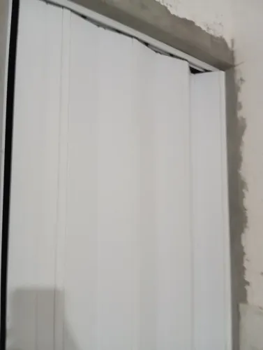 Porta sofonada Branca, perfeito estado, fecha até 80cm