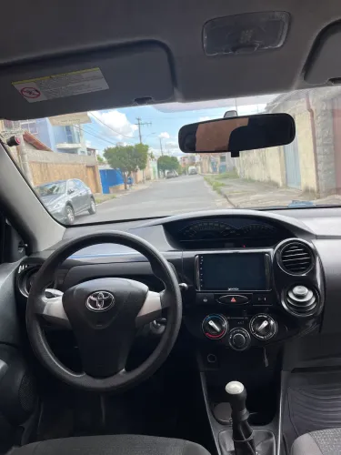 Toyota Etios X 1.3 Flex 16V 5P Mec. 2014