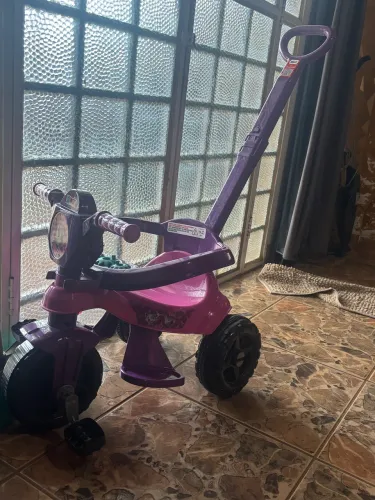 Vende se triciclo novo de criança 