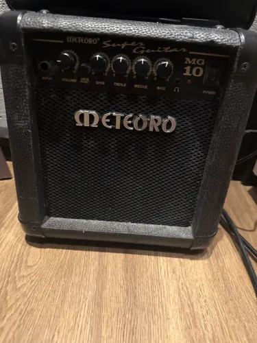 Amplificador MG 10 Meteoro