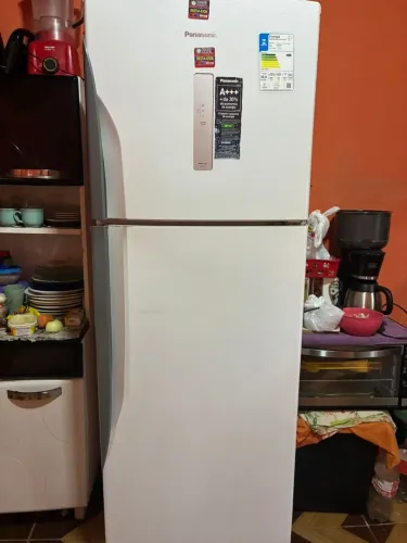 Vendo uma geladeira Brastemp..