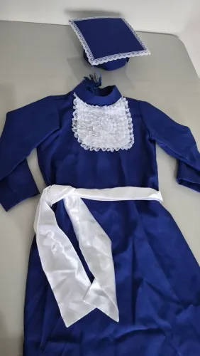 Beca de formatura infantil com capelo