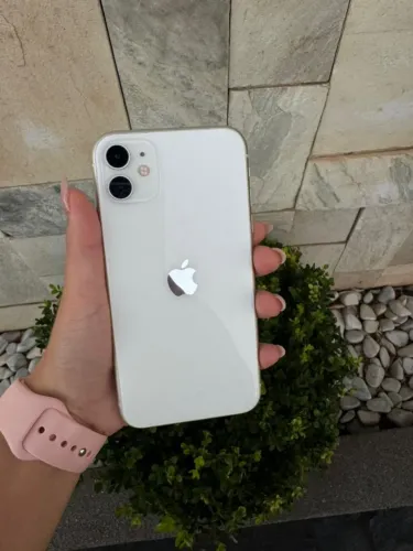 IPHONE 11 (100% ORIGINAL)