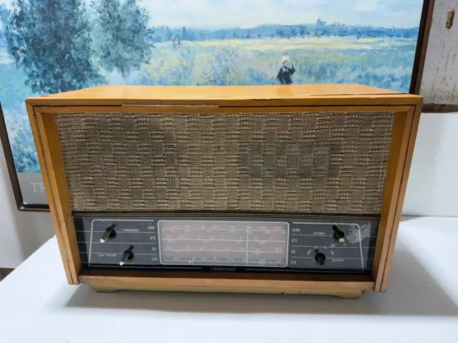 Rádio antigo longuino anos 60