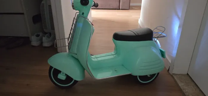 Mini Moto Elétrica Bandeirante Lambreta Retrô Turquesa 6V