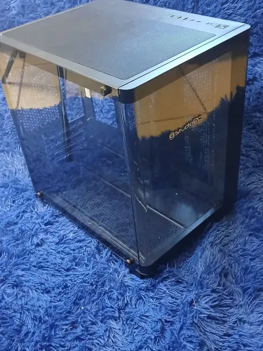 Gabinete Studio PC Preto com Lateral de Vidro ? Excelente Estado
