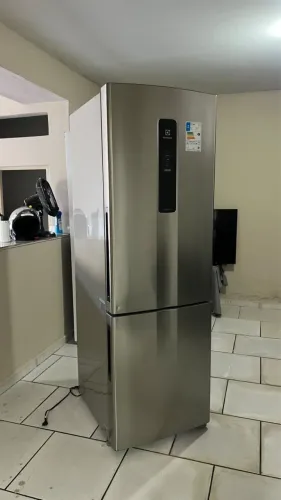 Geladeira Electrolux Inox Inverter 400L