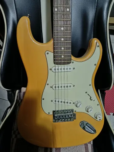 Guitarra Memphis Tagima pouco uso aceito troca por placa de vídeo RX580 8G.