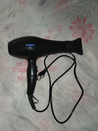 Vendo secador de cabelo bem conservado 