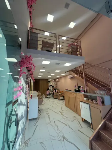 Vagas para Manicure e Escovista/cabelereiro