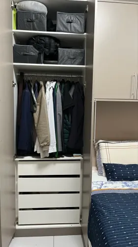 Guarda roupa casal porta de correr de vidro