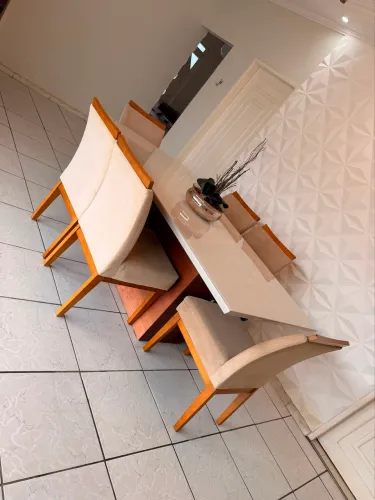 Conjunto Mesa e Cadeiras
