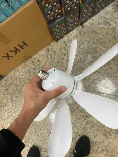 Ventilador com controle e luz inclusa