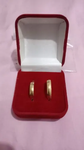 Aliança de Ouro 18K - Elegância e Qualidade 