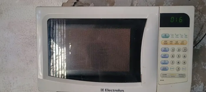 Microondas Eletrolux 25 litros 110 voltd