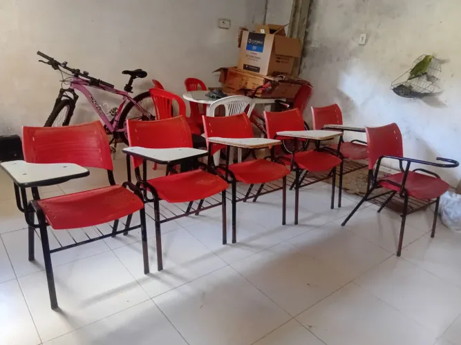 Cadeira escolar...