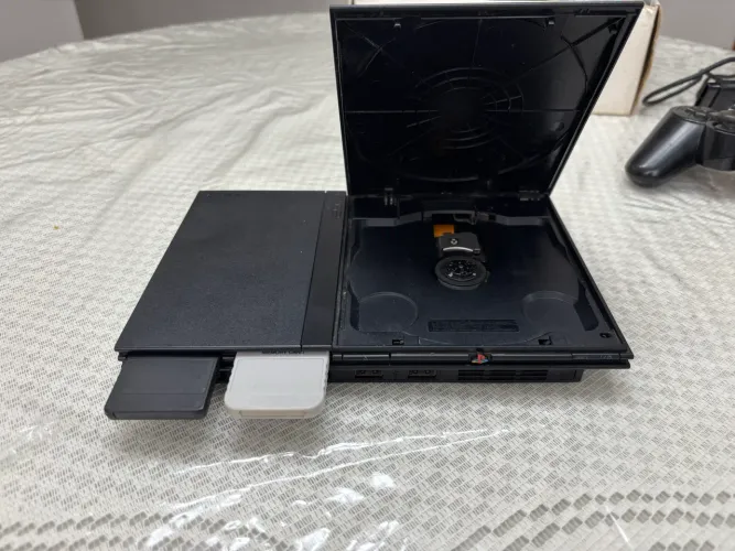 PS2 SLIM CONSERVADO + 5 JOGOS À ESCOLHA + 2 MEMORY CARDS 