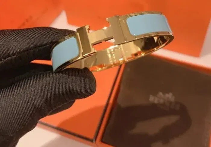Pulseira de Luxo Hermès Esmaltada - Sofisticada, Impecável com Caixa (Estado de Nova)