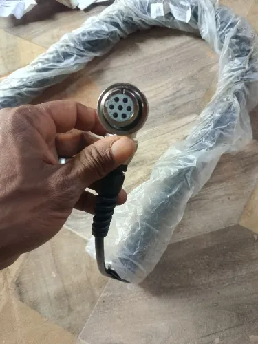 Cabos industriais brindados com conectores circular cete pinos femias 