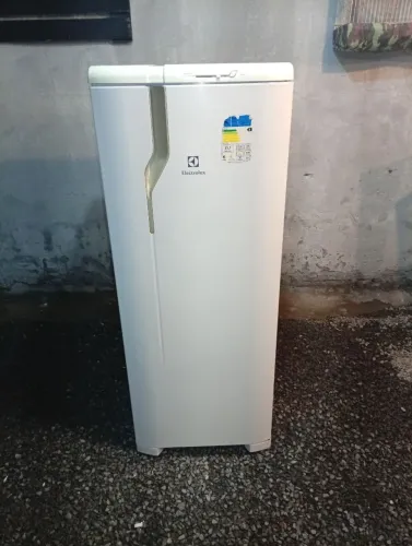 Geladeira eletrolux 