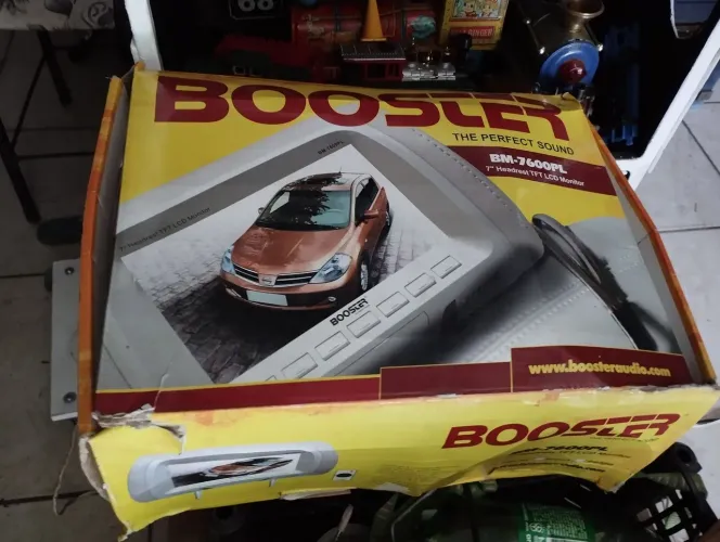 Multimídia encosto traseiro Booster funcionando.