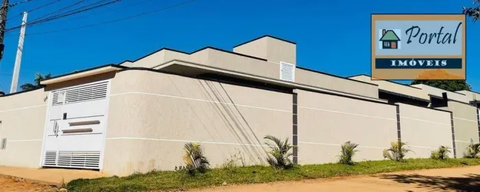 Casa com 2 dormitórios (1 suite) - amplo quintal - Excelente localização - R$ 410.000 - Vi