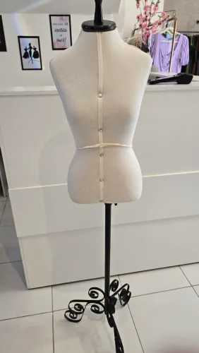 Manequim feminino busto