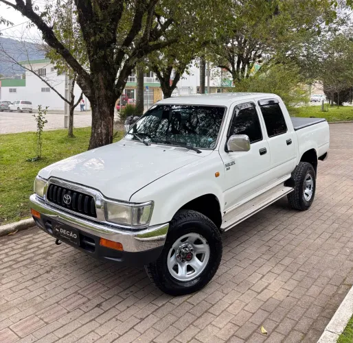Toyota Hilux CD SR 4X4 3.0 8V 90cv Diesel 2002